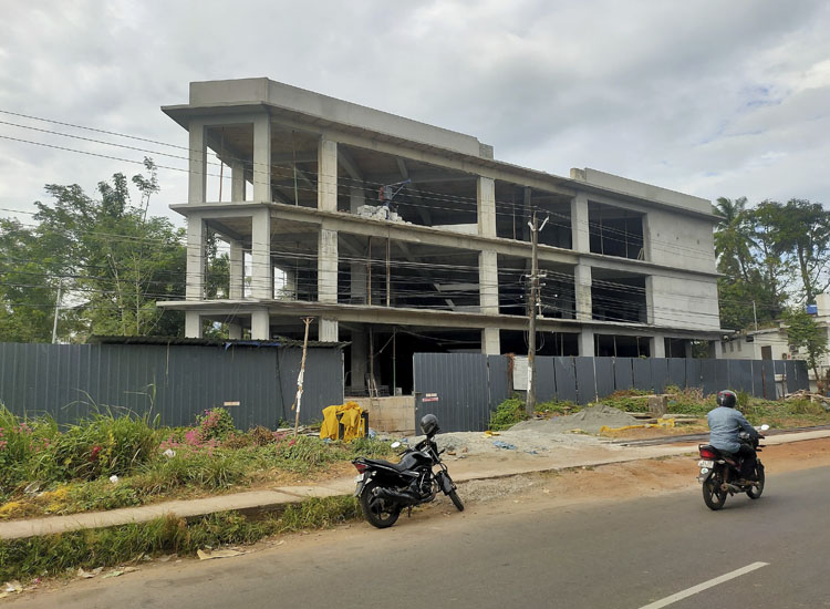 Mannuthy Commercial Complex
